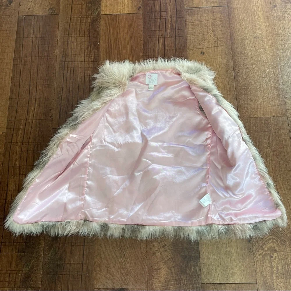 Girls faux fur lined vest sz large 10/12 the children’s place open front